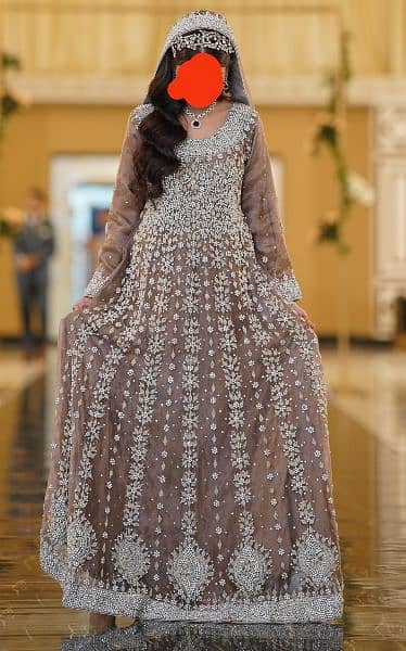 Walima bridal dress with pouch 4