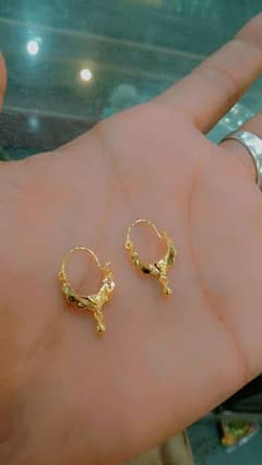gold tops bale earring available
