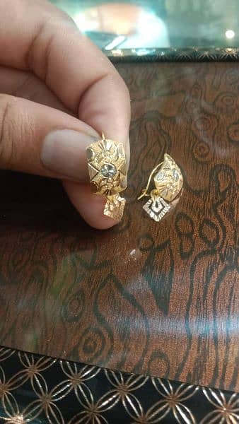gold tops bale earring available 5