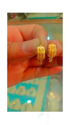 gold tops bale earring available