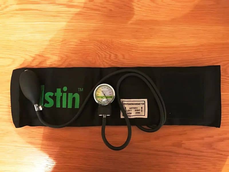 blood pressure monitor Istin Company 1