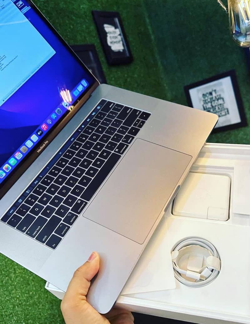  MacBook Pro 2019 , 16GB, 512GB, i7, 4GB - 16inches, Read Ad 3