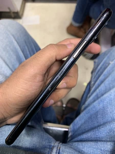 iphone 11 pro max 64Gb Approved 4
