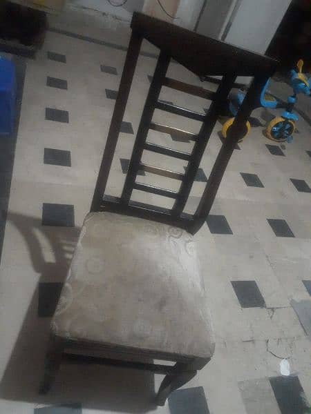 chinioti Dining table with 6 chairs used but new urgent sale 1