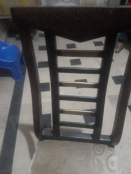 chinioti Dining table with 6 chairs used but new urgent sale 2