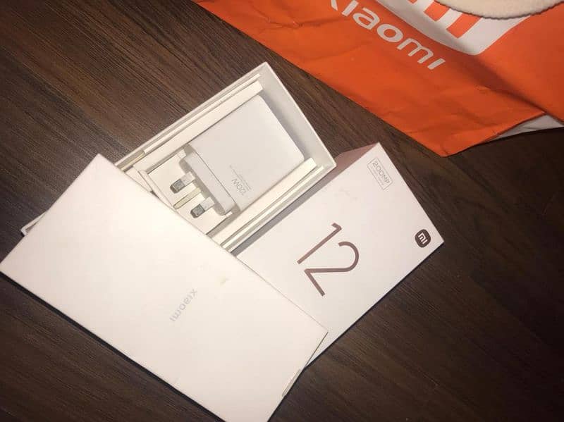 Xiaomi 12t pro with full box 256 gb 10