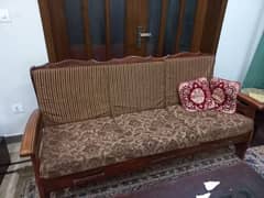 5 seater Traditional wooden sofa set, pl contact on 0333 5110230