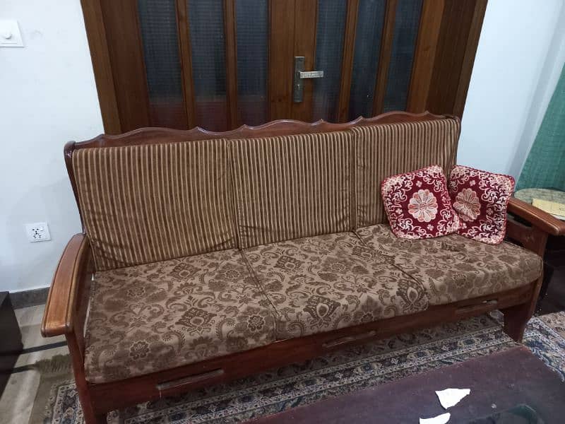 5 seater Traditional wooden sofa set, pl contact on 0333 5110230 0