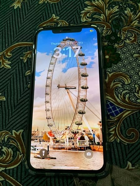 I phone 11 pro max 64 Gb Non PTA Golden 6