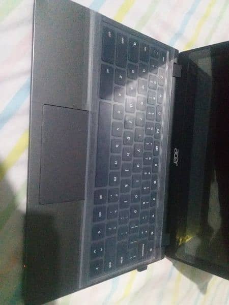 Acer celeron core M, 7th generation touchscreen laptop 4