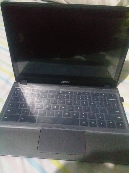 Acer celeron core M, 7th generation touchscreen laptop 9