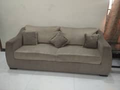 Good looking Sofa Set