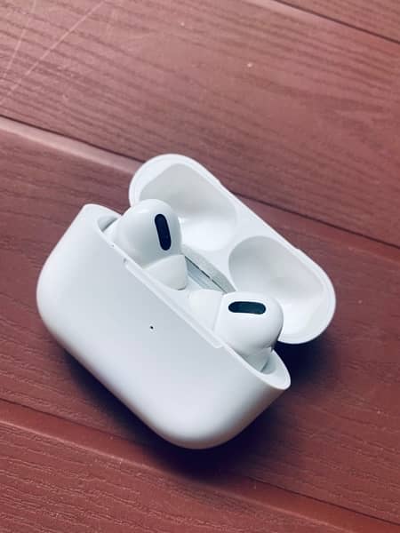 air pods pro new condition. 11