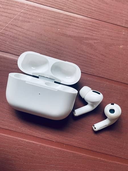 air pods pro new condition. 1
