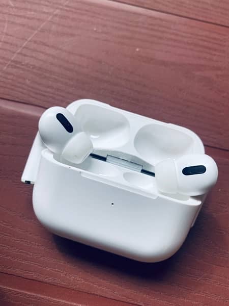 air pods pro new condition. 0