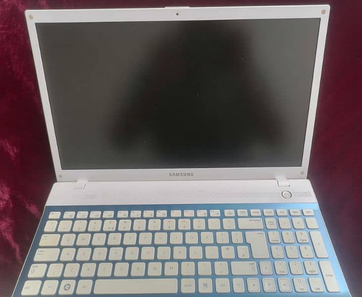 Samsung laptop 6gb , 120gb 5