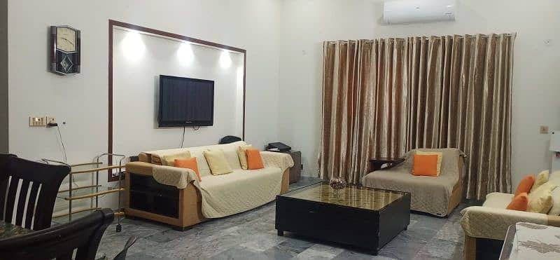fully furnished house(daily weekly monthly) in johar town Lahore 4
