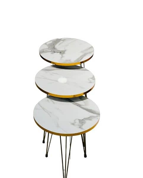 1 piece round coffe tables available in two colors white and black 3