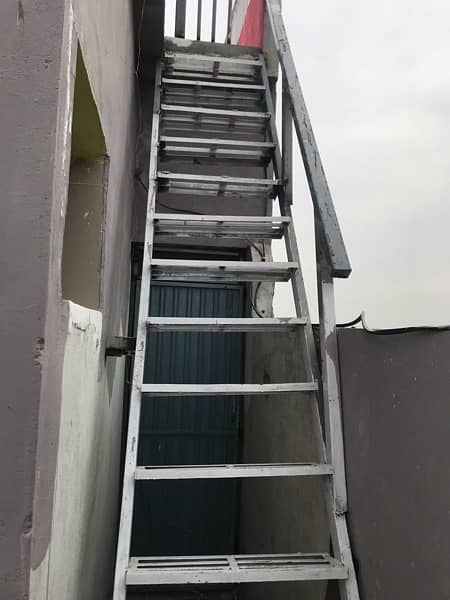 Iron Ladder 12.5 feet 1