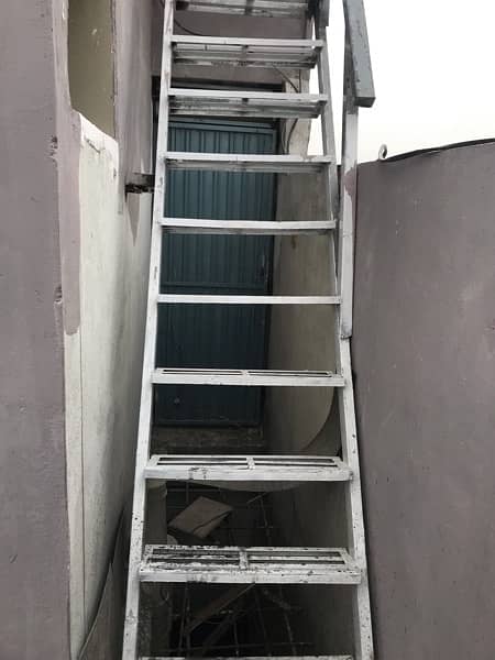 Iron Ladder 12.5 feet 5