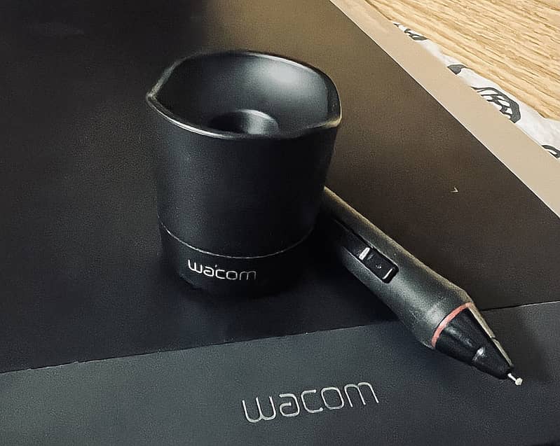 Wacom Intuos Medium Pen Tablet PTH-651 1