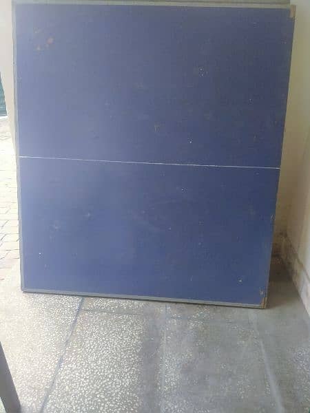 A good condition table for table tennis 4