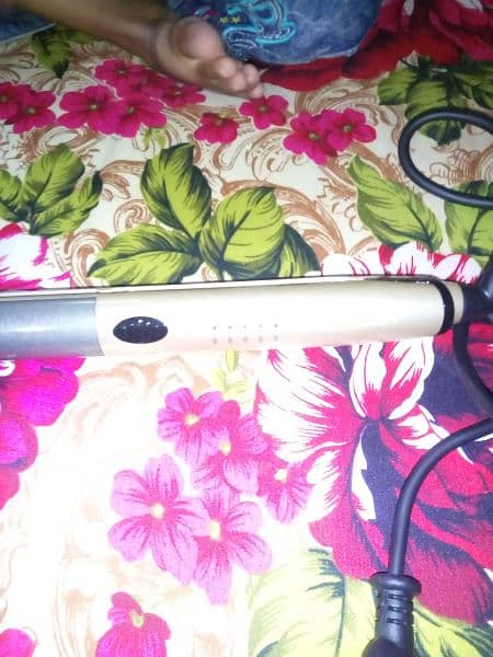 I want to sell my hair straightener machine new in condition. 1