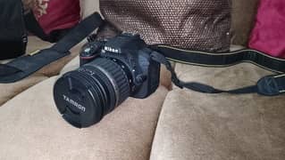 Nikon D5300 DSLR with Tamron 17-50 mm
