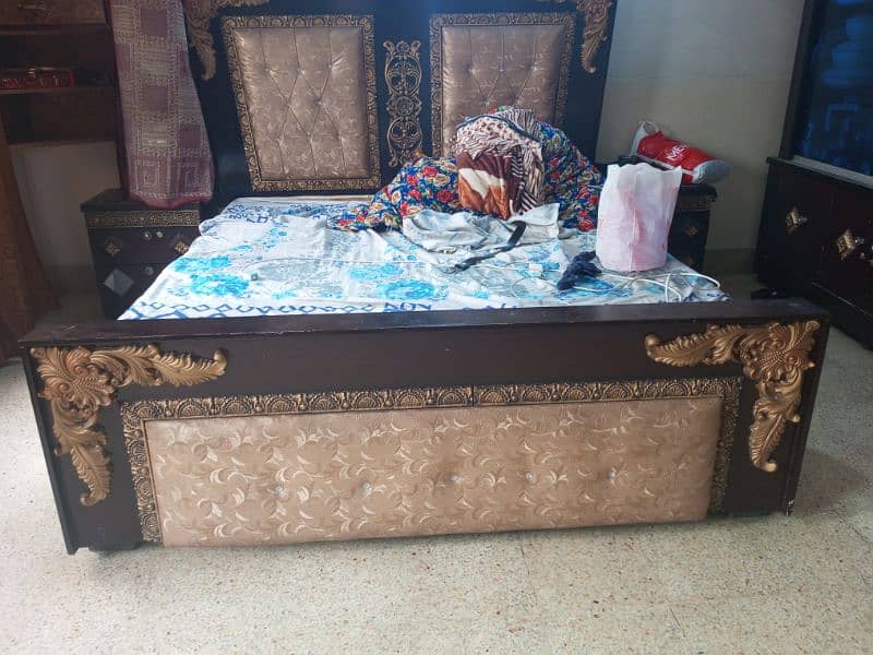 Bed , Bed side draw and Dressing Table 5