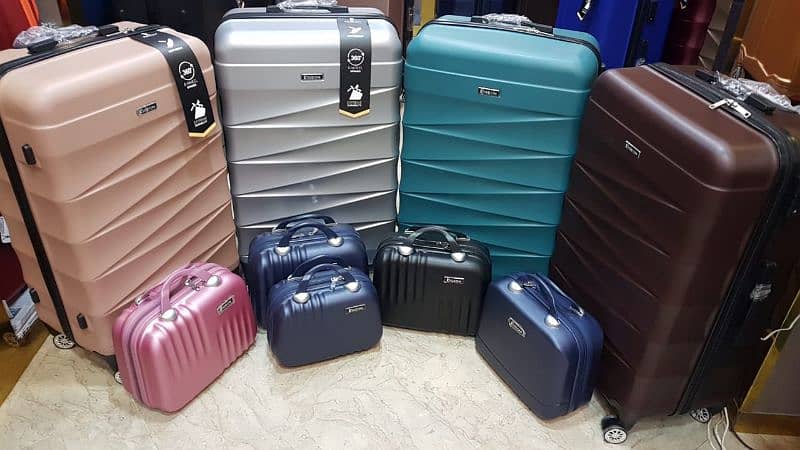 Unbreakable Luggage Bags/Suitcases/Trolley Bags/Attachi  3pic/4pic 8