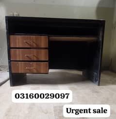urgent sale office desk