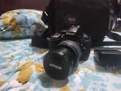 Nikon D5300 with VR lens 18-55 and bag