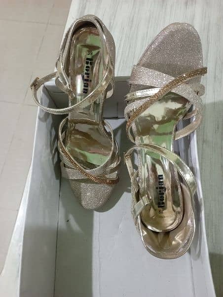 Borjan golden heels size 39 1