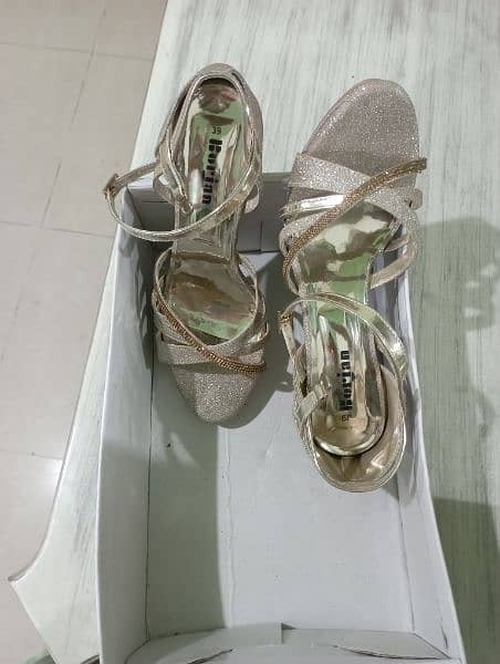 Borjan golden heels size 39 2