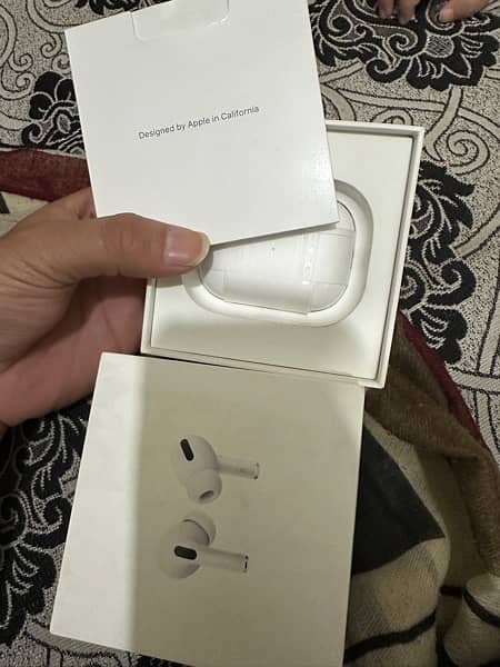 Apple airpods pro 2 generation magsafe usb-c 3