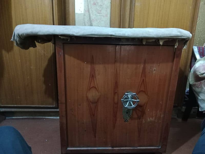 Cupboard iron stand urgent Selling 0