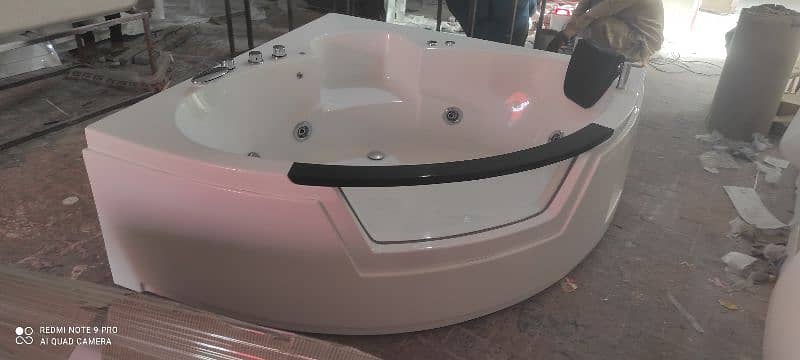 jacuuzi  bathtubs and PVC vanities for sale from factory 14