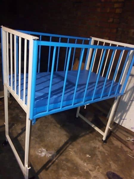 Patient bed for hospital on factory price / Medical equipment for sale 2