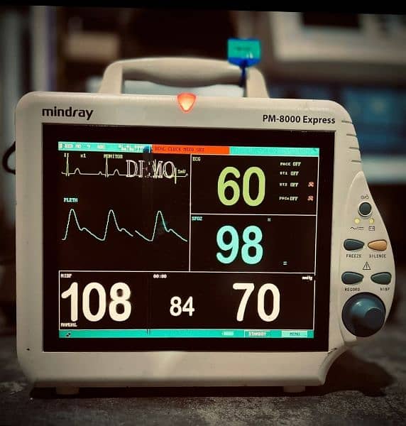 Cardiac Monitor Vital Sign Monitors ECG Mechine 4