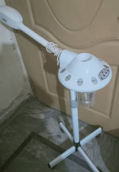 Face steamer with stand