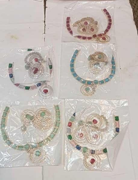 We deal in all kinds of jewellery sets necklaces 3