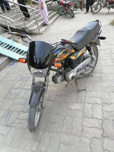 Urgent Sale United 100cc - Islamabad Registered 2022 - First Owner 3
