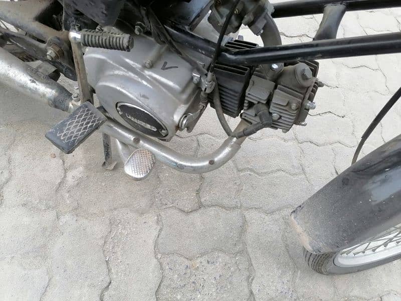 Urgent Sale United 100cc - Islamabad Registered 2022 - First Owner 5