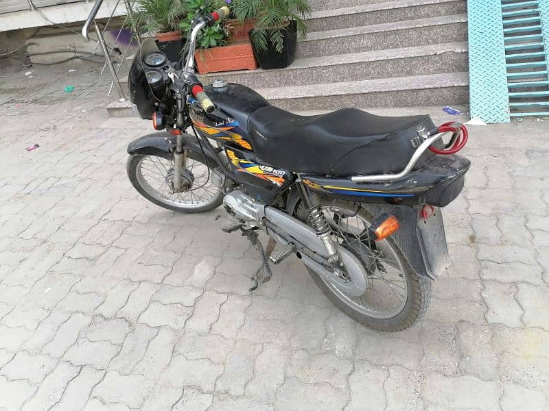 Urgent Sale United 100cc - Islamabad Registered 2022 - First Owner 8