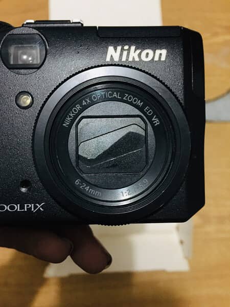 Nikon p6000 8