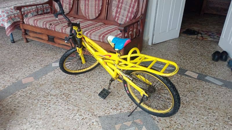 bicycle in yellow collor sale in only 7500 1