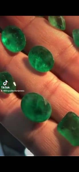 Top quality Emerald stone 4