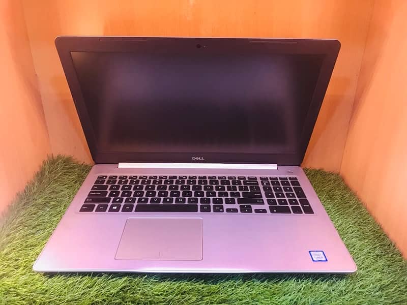 Dell Inspiron 15 5570 , 8th Gen Intel i5-8250U 1