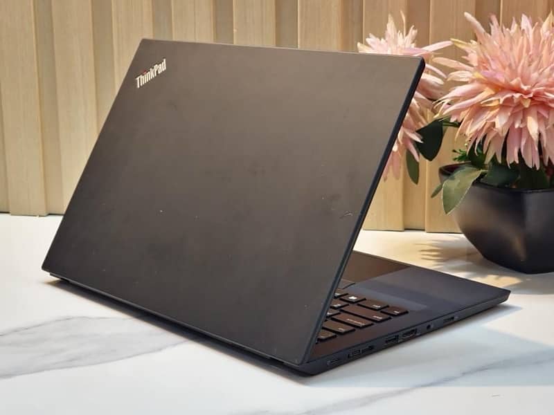Lenovo ThinkPad T14 TOUCH “i7-10th Gen 16GB RAM 512GB SSD” 4