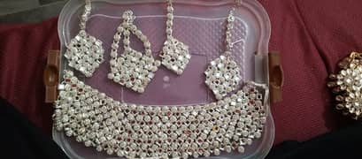 heavy jewelry set silver colour